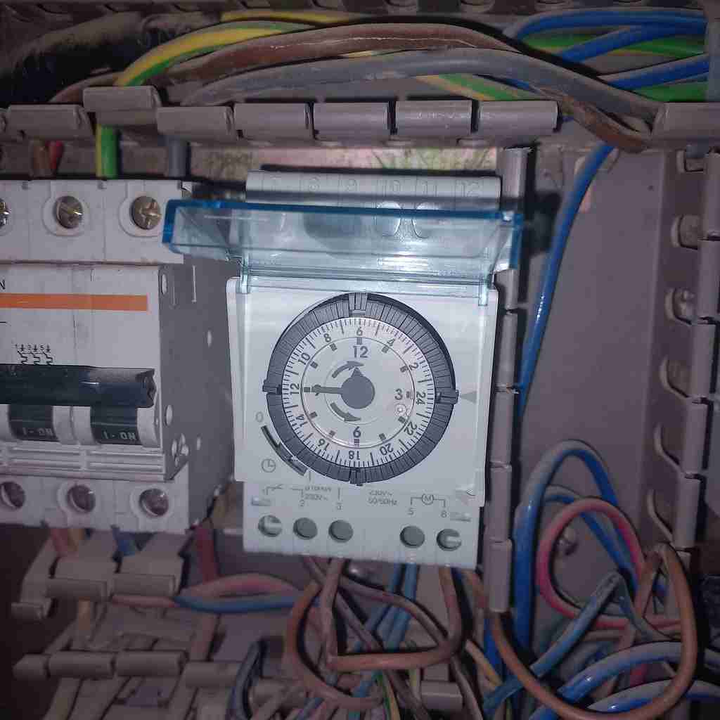 تايمر الكتروني 24 ساعه 