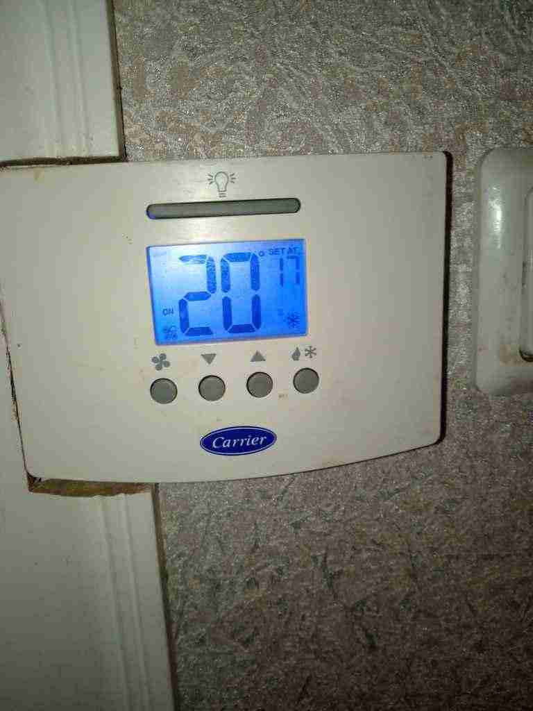 ثيرموستات كارير 2 مرحله 24 فولت 