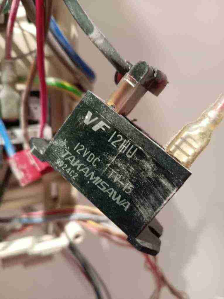 ريليه 12 فولت  تكييف